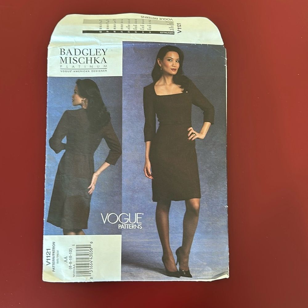 Vogue Patterns, #1129. Badgley Mischka Designer